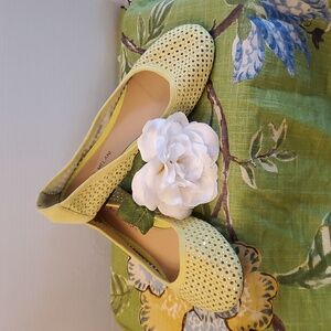 Antonio Melani Yellow Leather Ballet Flats with Rhinestones, Size 10 Medium